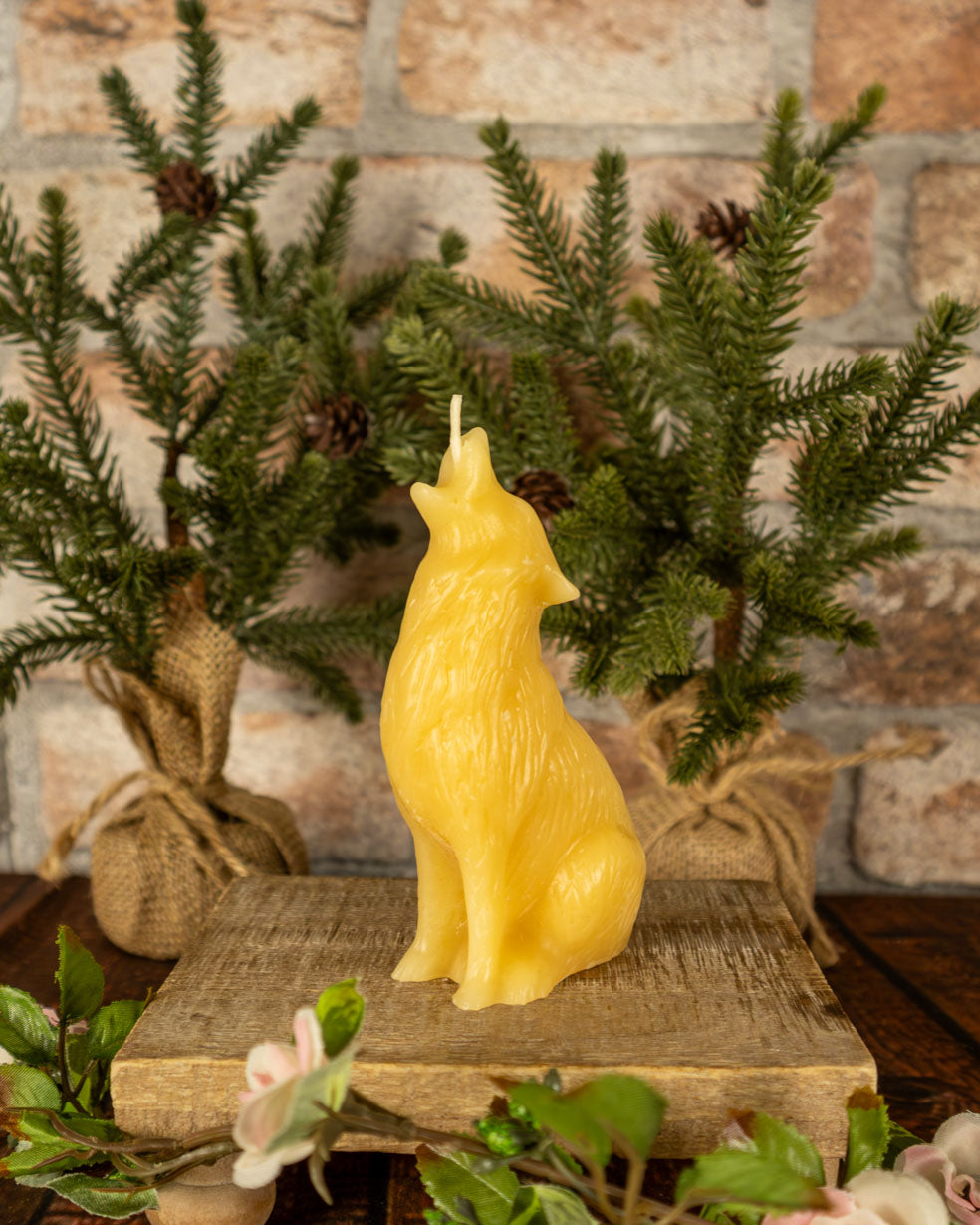 Beeswax Wolf Candle – Timber Wolf