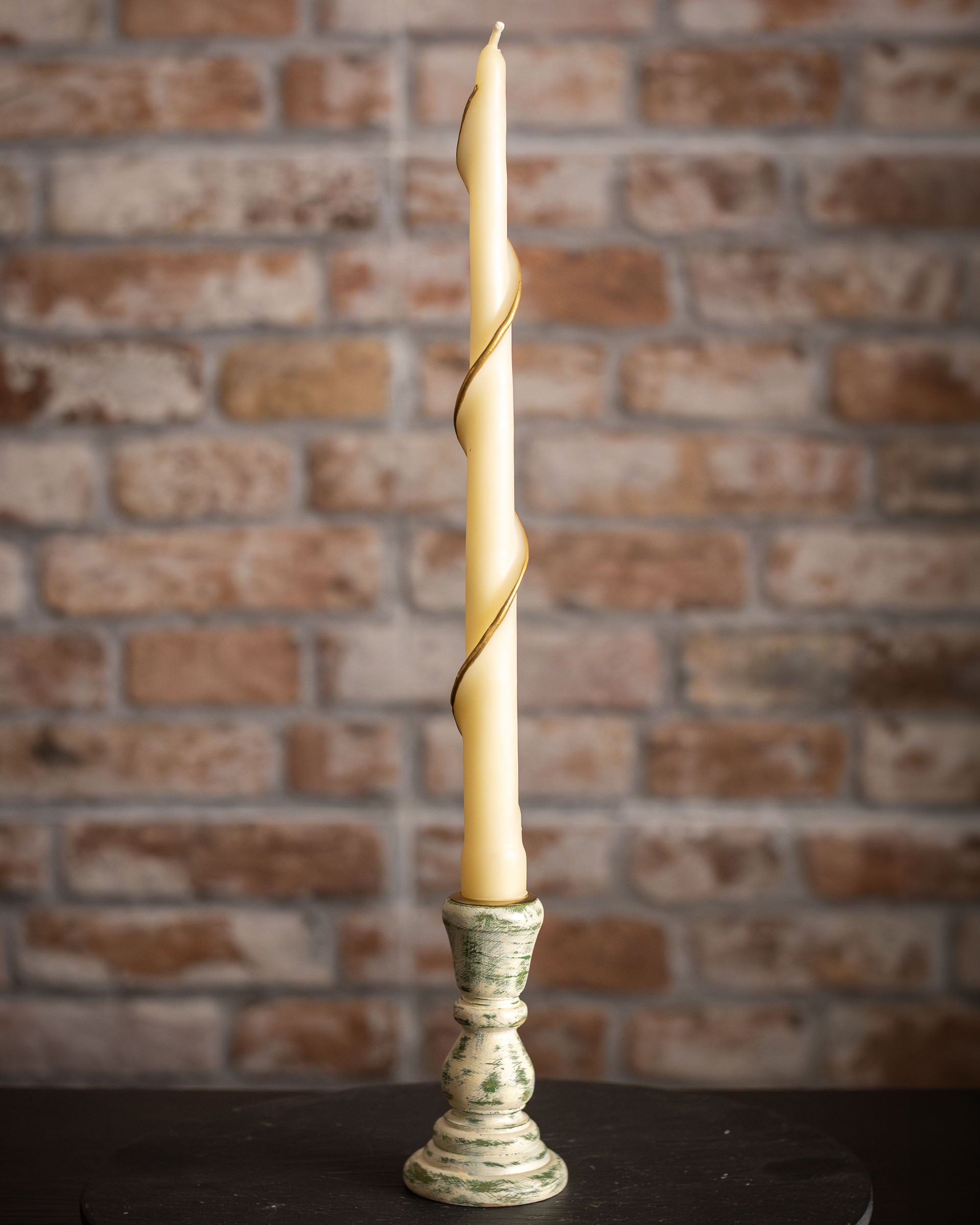 Beeswax Gold-edge Single Spiral