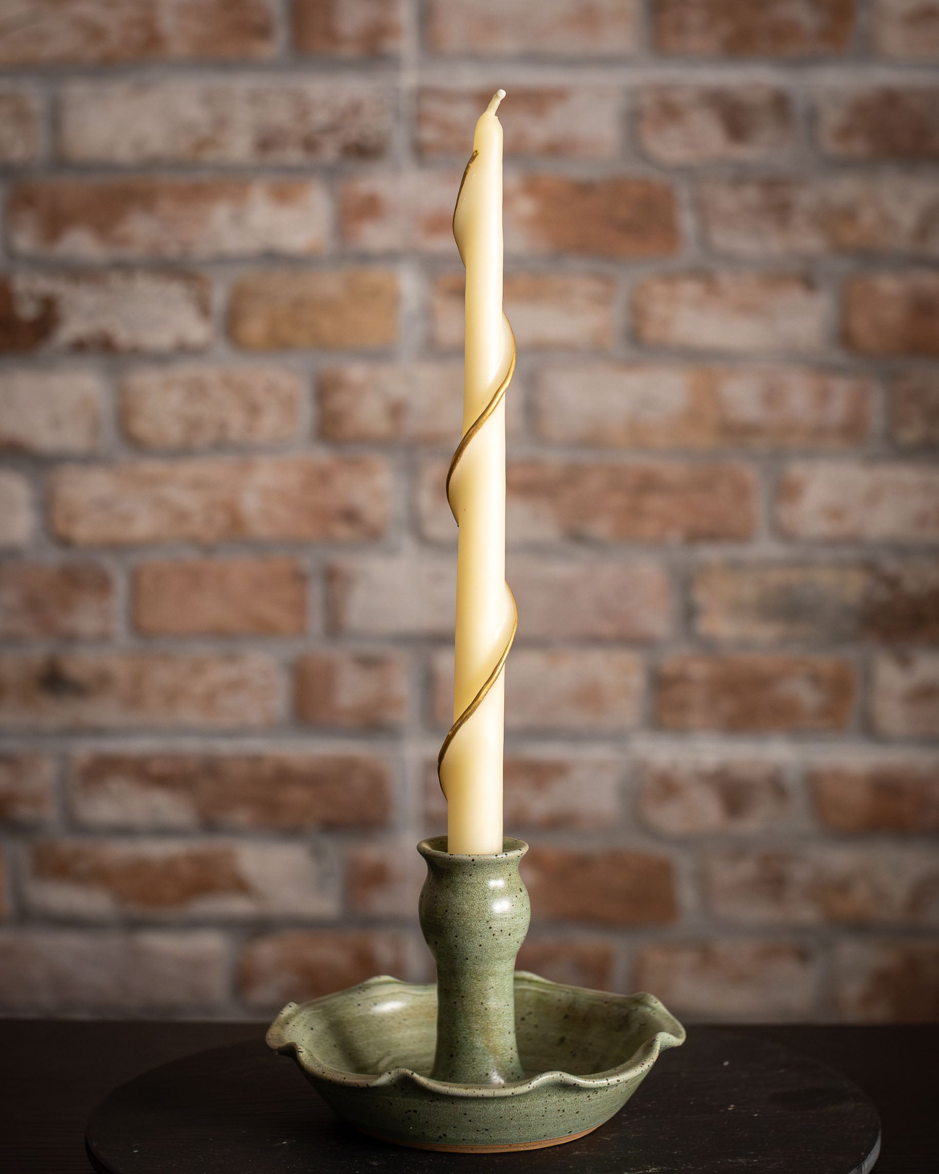 Beeswax Gold-edge Single Spiral